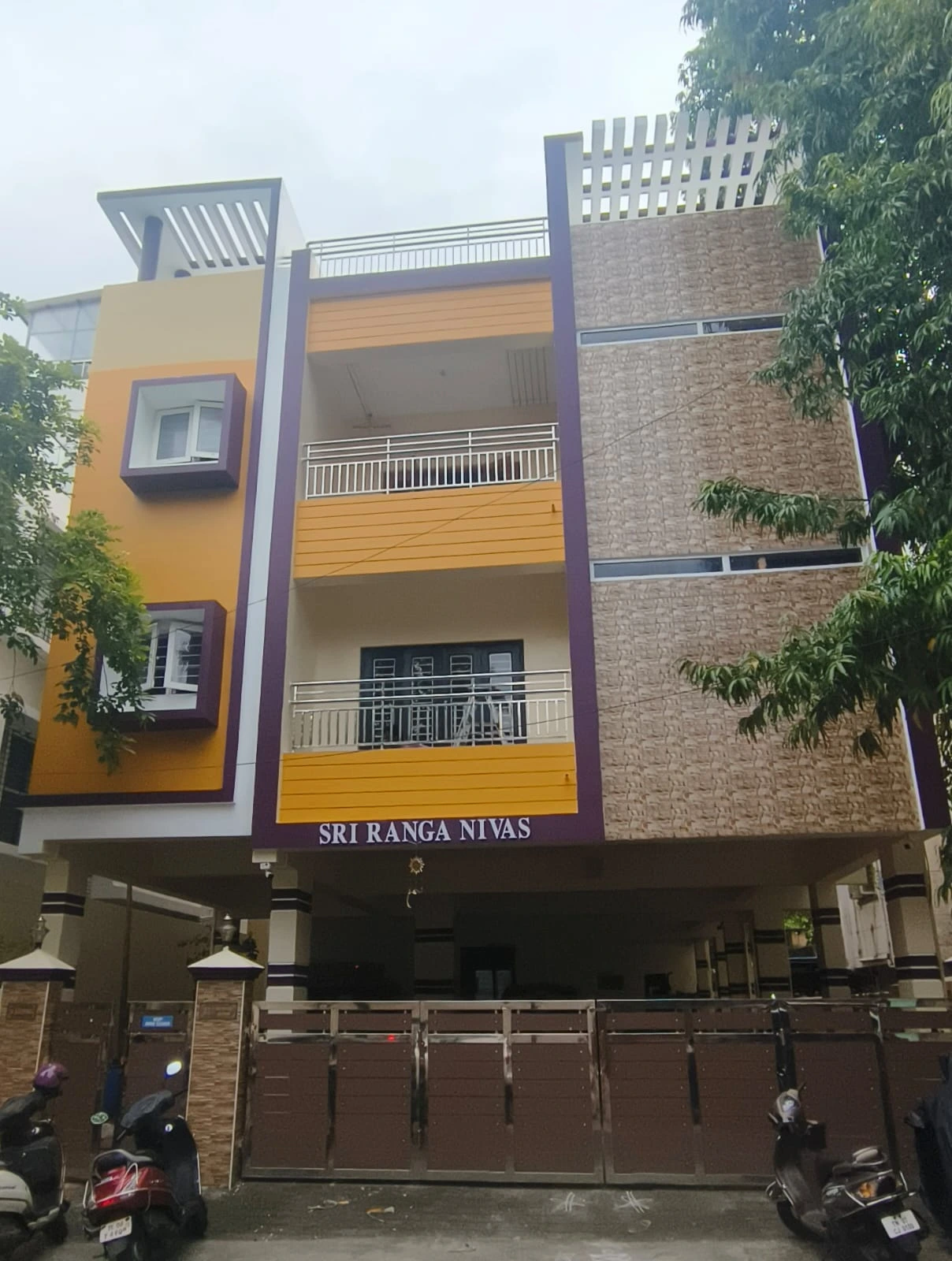 Puzhuthivakkam Commercial Plaza